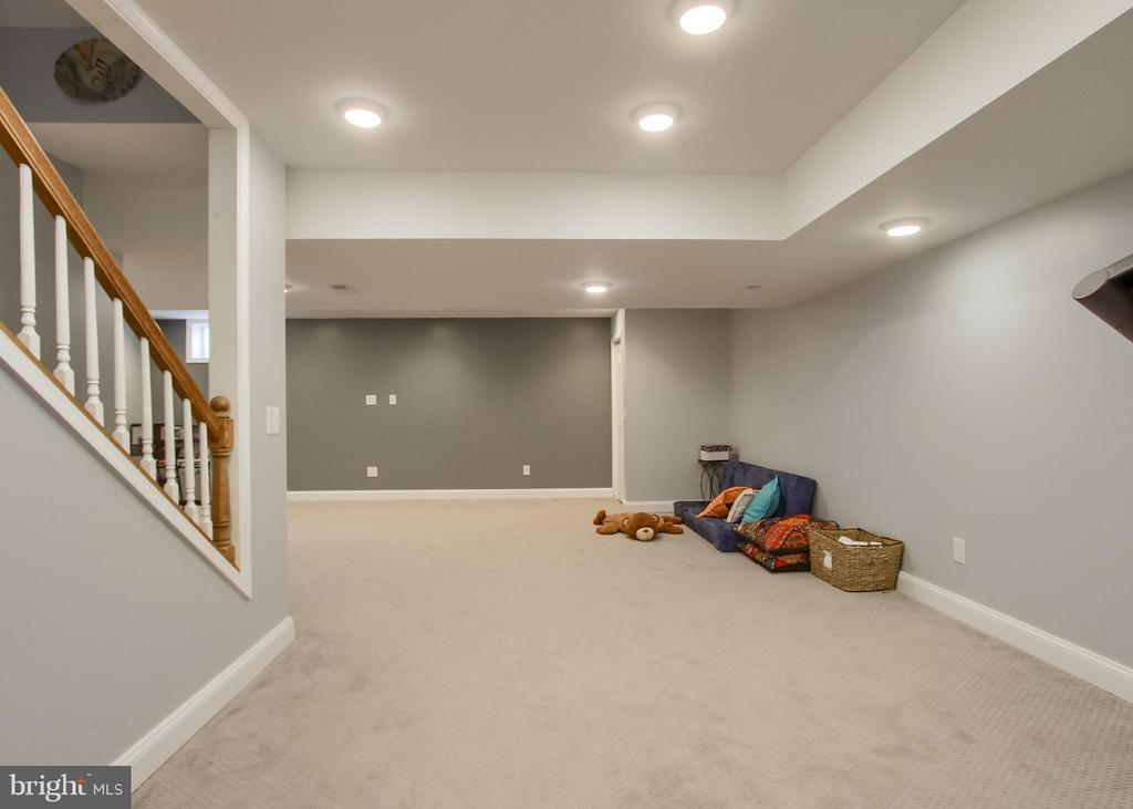 6354 MERCURY DRIVE