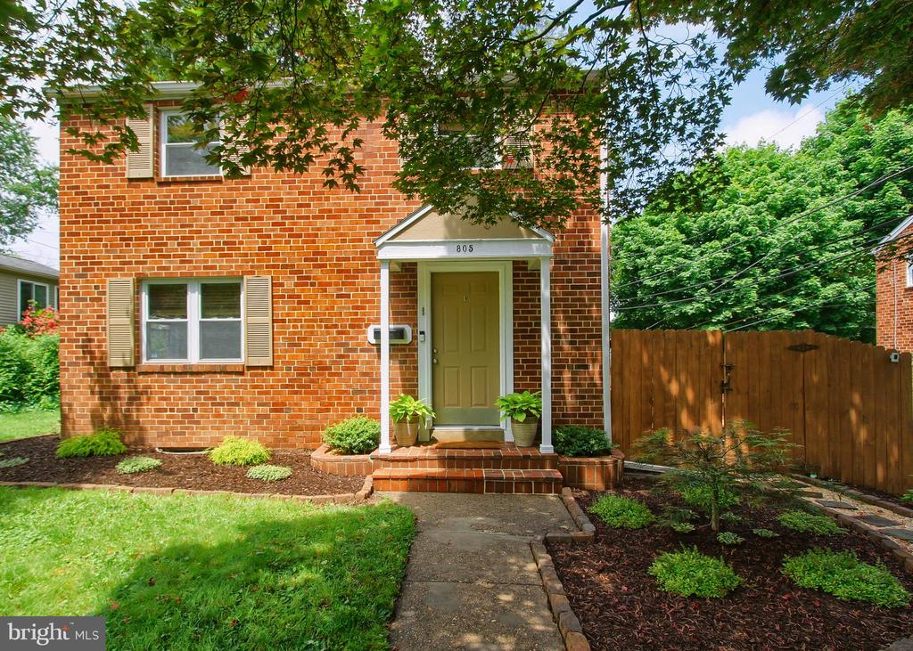 805 5TH STREET