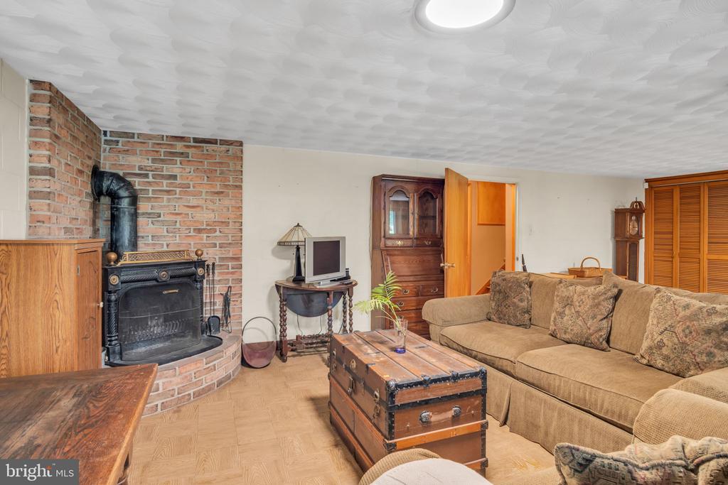 8 MAYFIELD ROAD