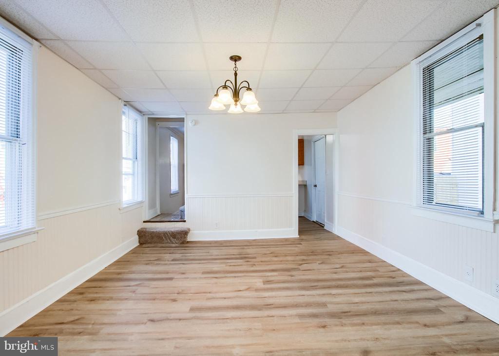 24 W LOCUST STREET