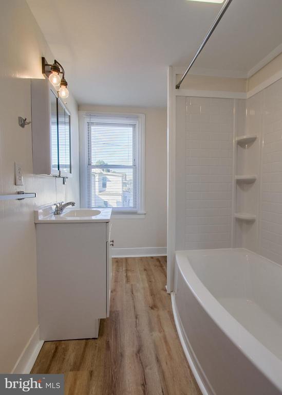 24 W LOCUST STREET