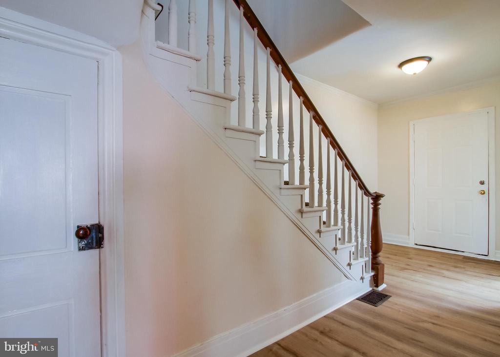 24 W LOCUST STREET