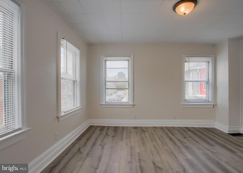 24 W LOCUST STREET