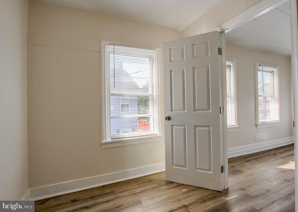 24 W LOCUST STREET
