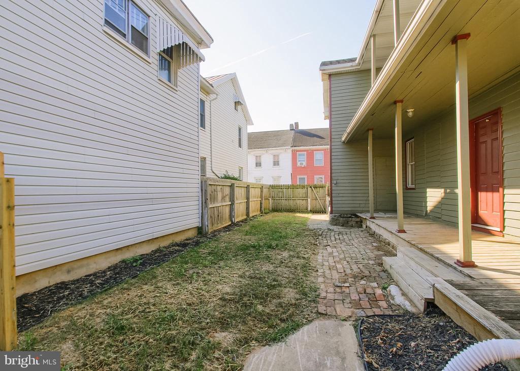 24 W LOCUST STREET