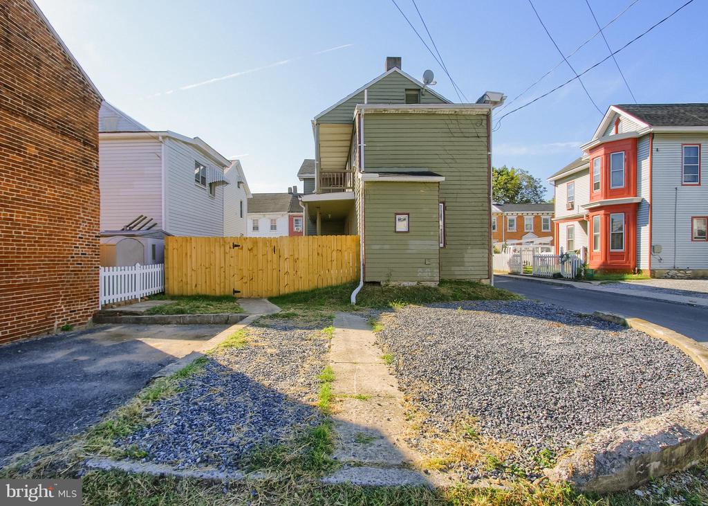 24 W LOCUST STREET