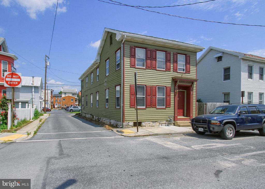 24 W LOCUST STREET