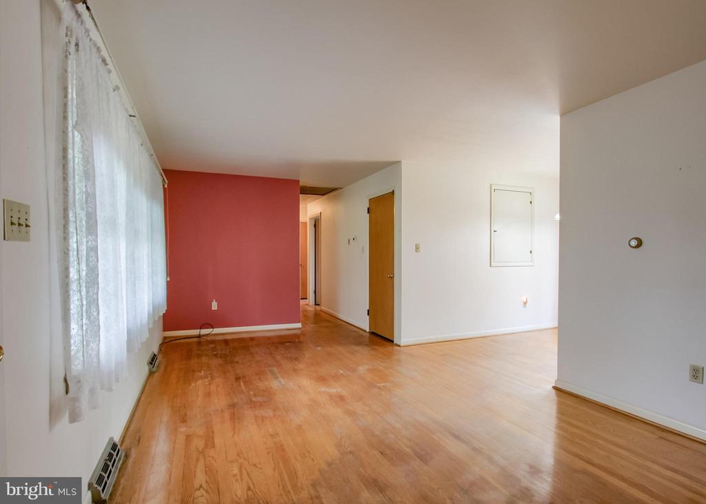 4 HEMLOCK DRIVE