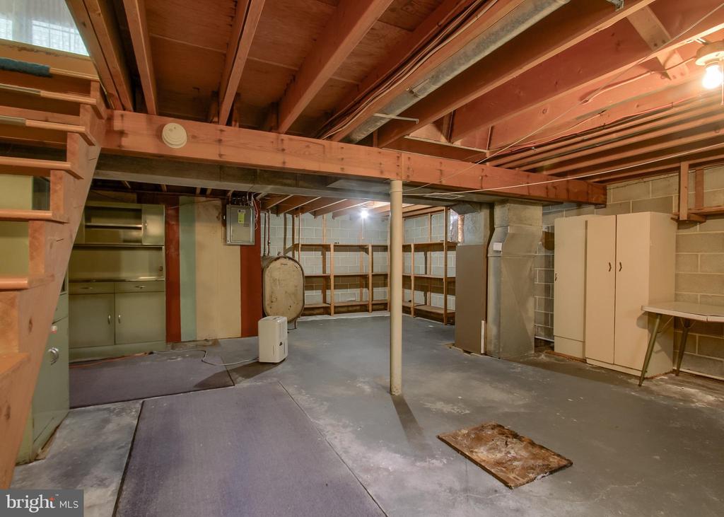4 HEMLOCK DRIVE