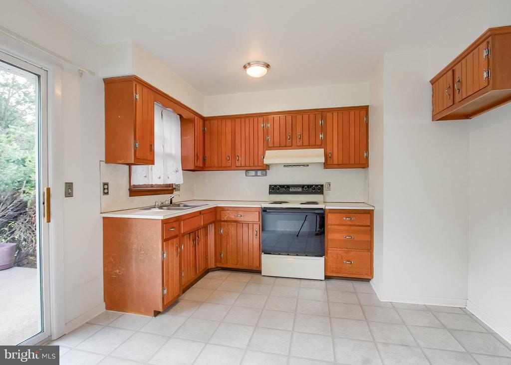 4 HEMLOCK DRIVE