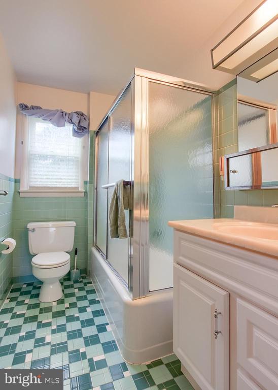 4 HEMLOCK DRIVE