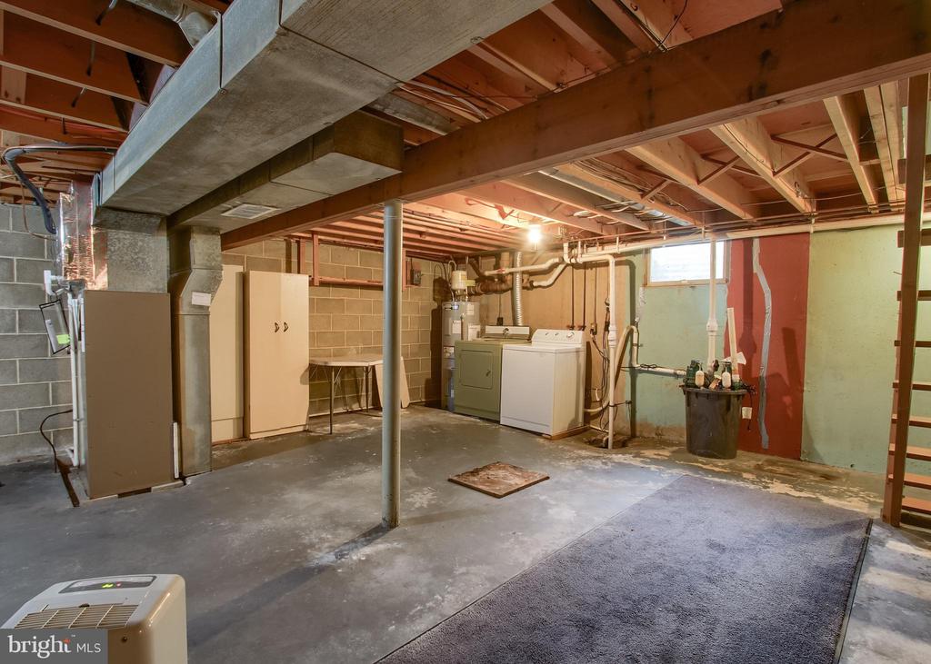4 HEMLOCK DRIVE
