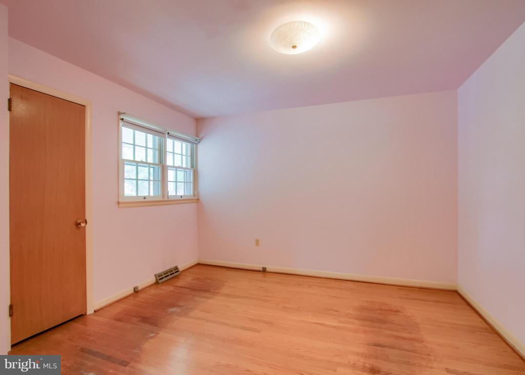 4 HEMLOCK DRIVE