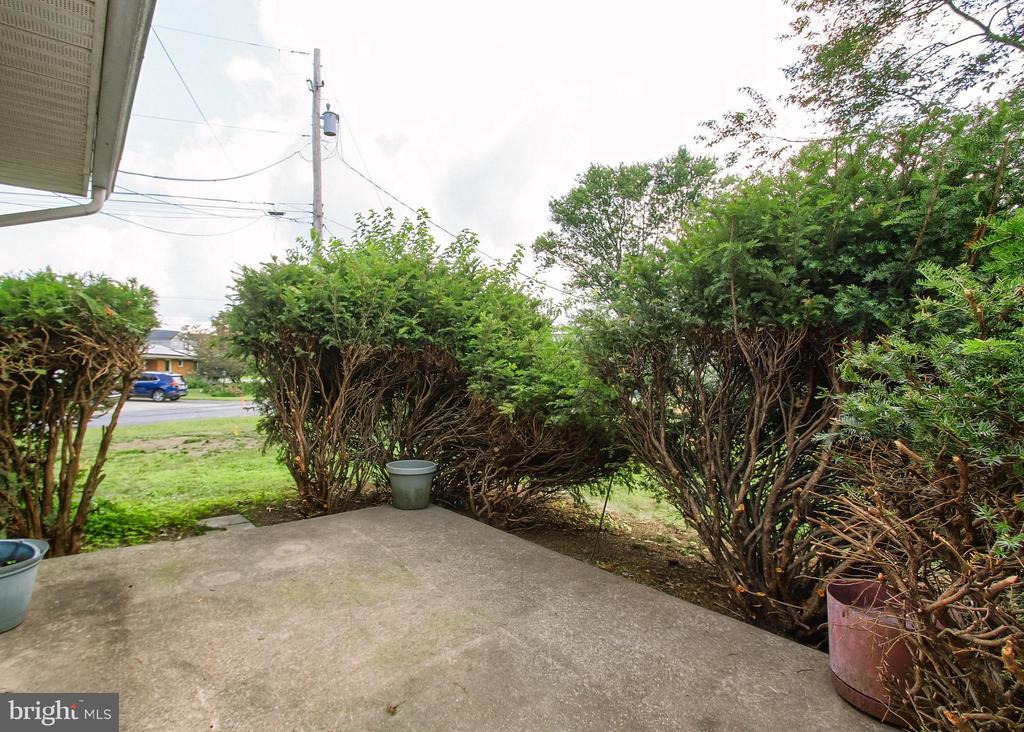 4 HEMLOCK DRIVE