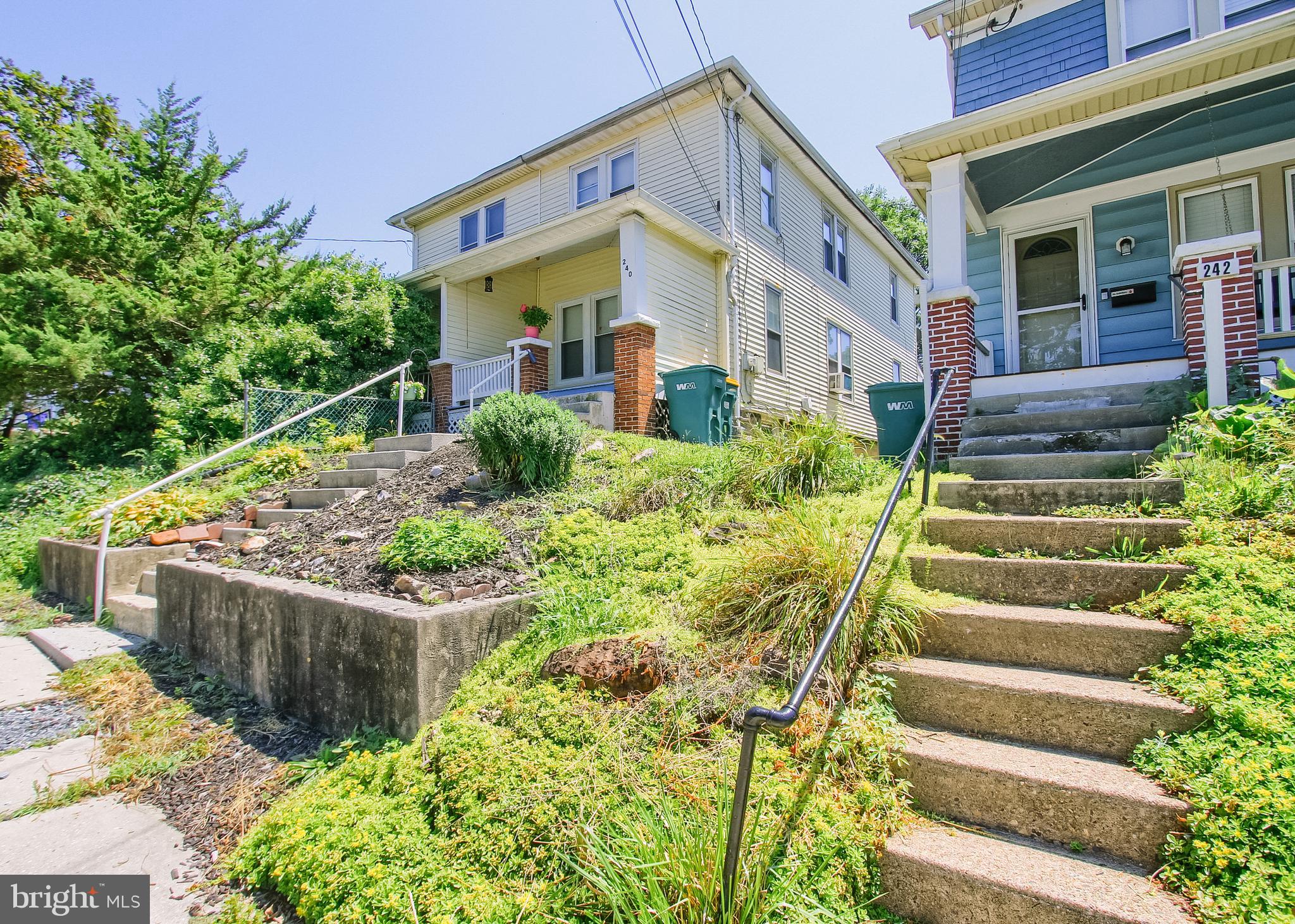 240 W DAUPHIN STREET