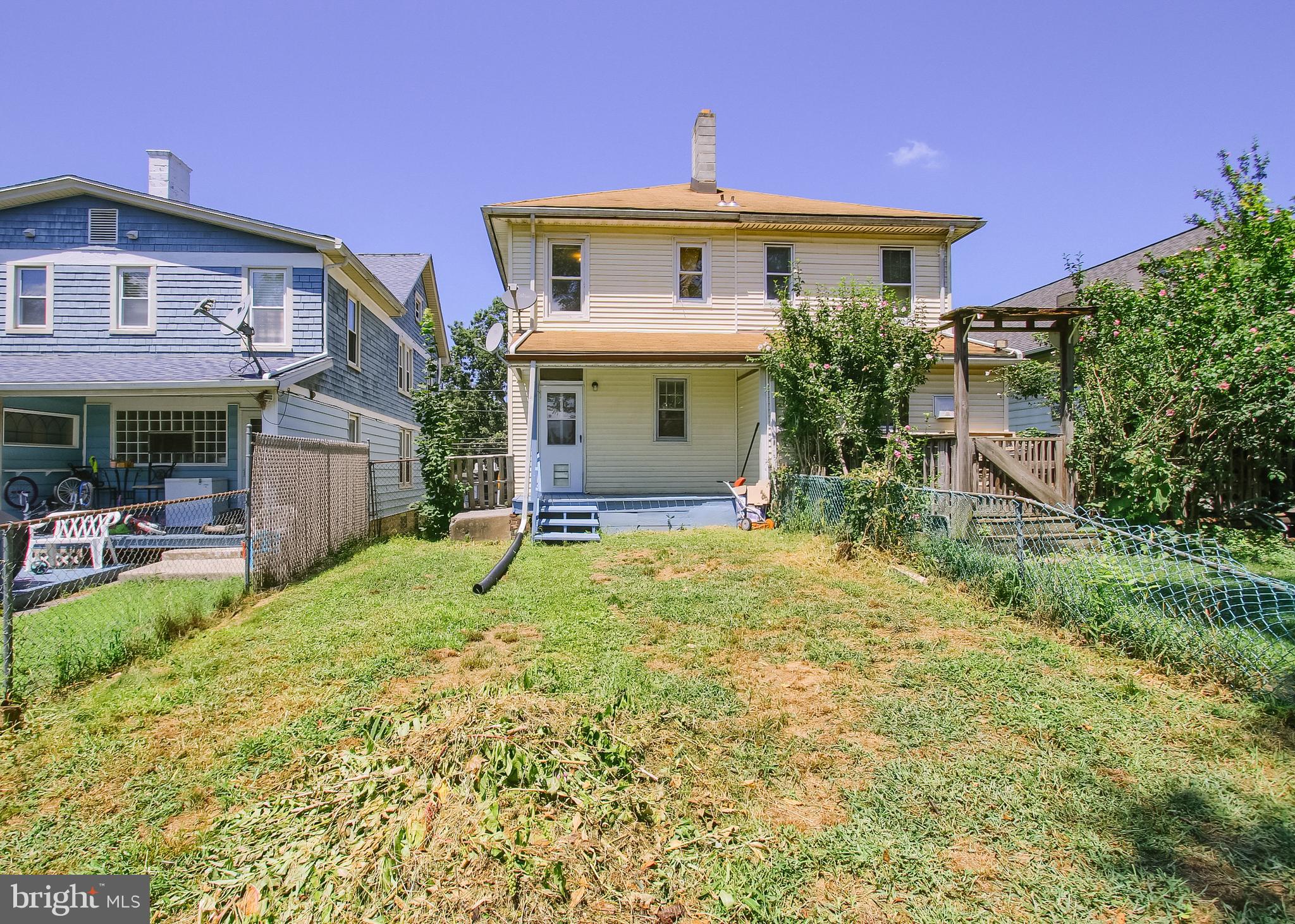 240 W DAUPHIN STREET