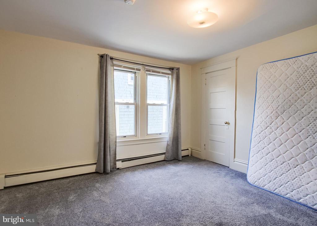 240 W DAUPHIN STREET