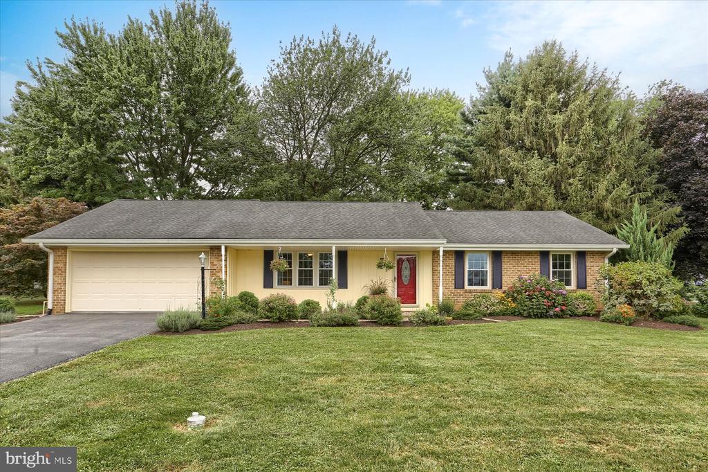 1402 COUNTRY DRIVE