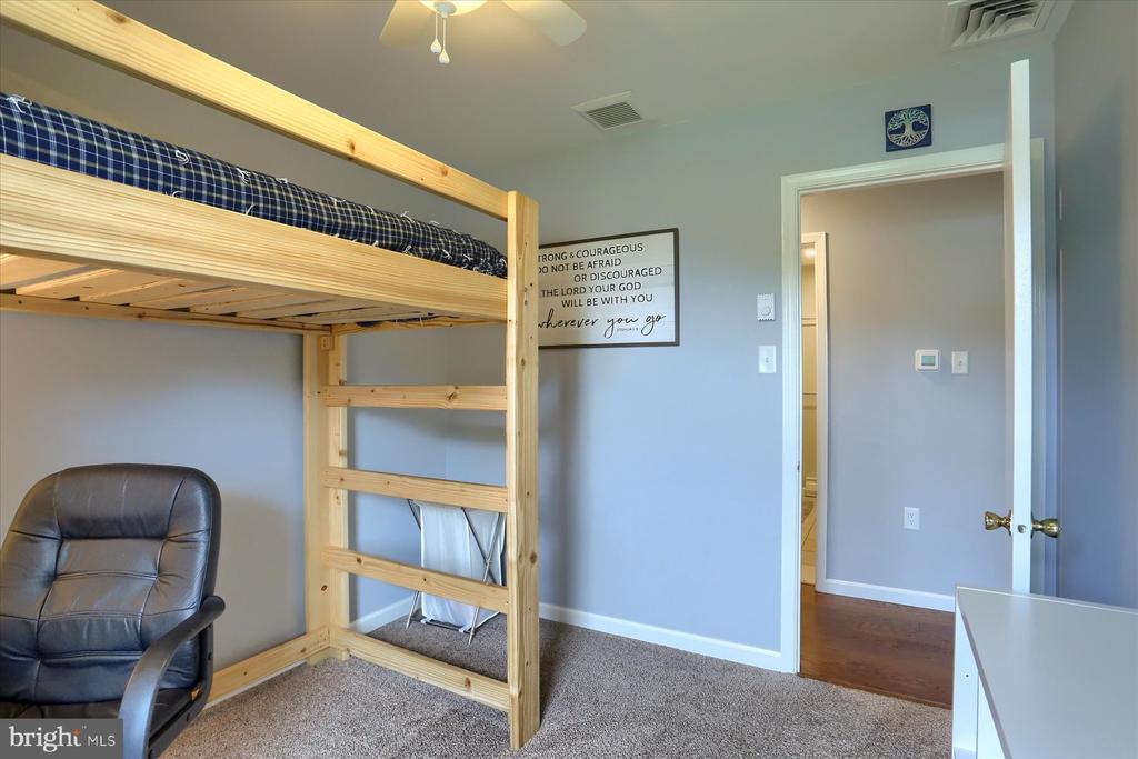 1402 COUNTRY DRIVE