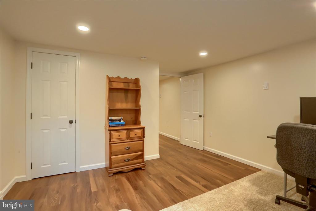 1402 COUNTRY DRIVE