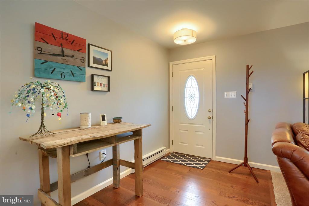 1402 COUNTRY DRIVE