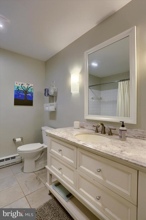 1402 COUNTRY DRIVE