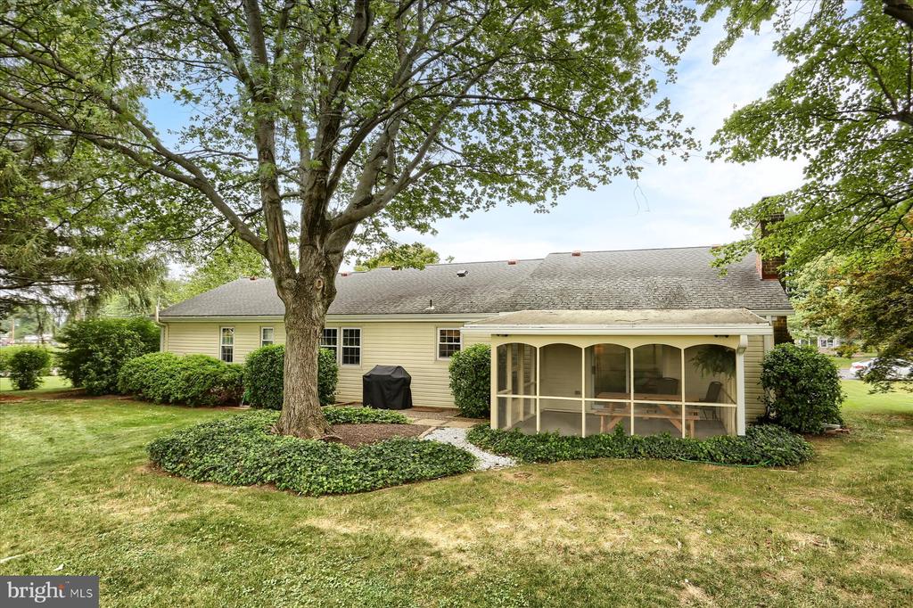 1402 COUNTRY DRIVE