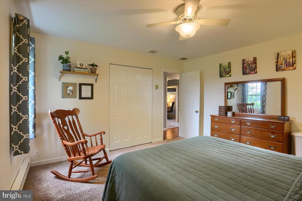 1402 COUNTRY DRIVE