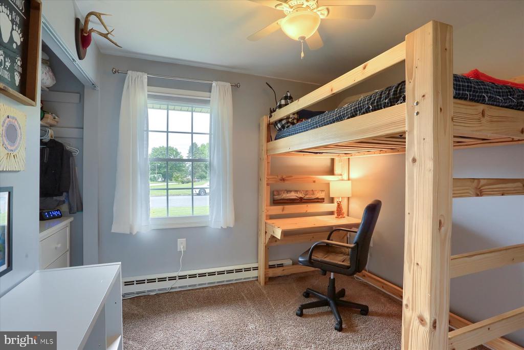 1402 COUNTRY DRIVE