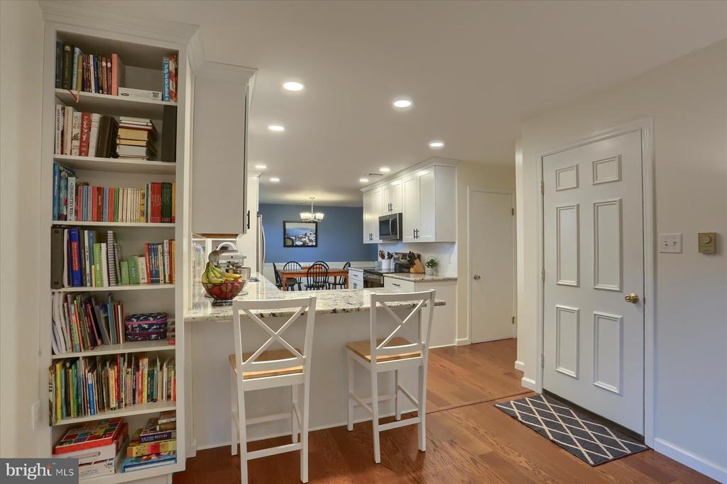 1402 COUNTRY DRIVE
