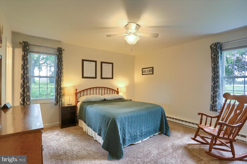 1402 COUNTRY DRIVE