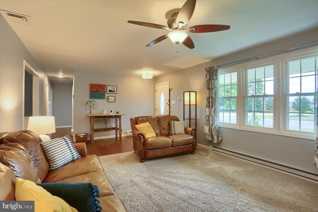1402 COUNTRY DRIVE