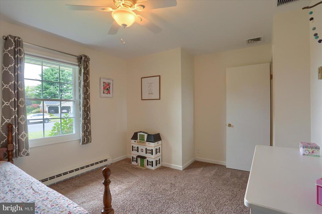 1402 COUNTRY DRIVE