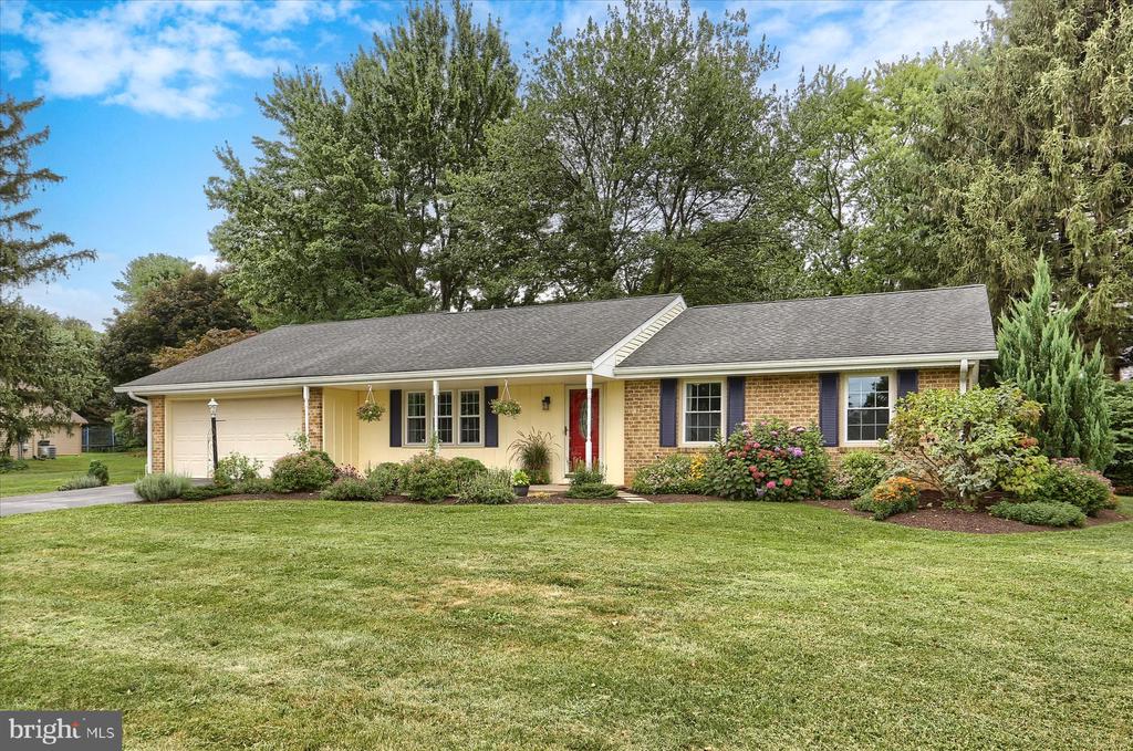 1402 COUNTRY DRIVE