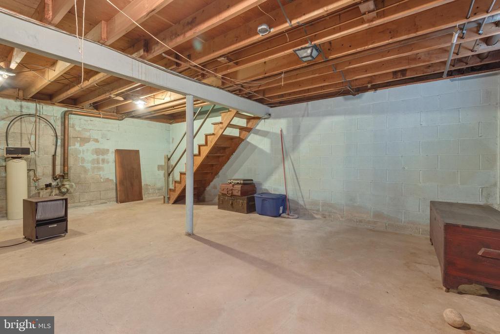 312 GLENN ROAD