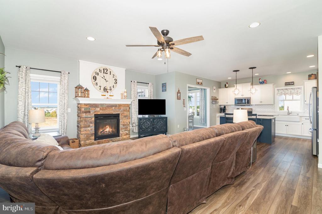 204 HIGHLAND TERRACE WAY