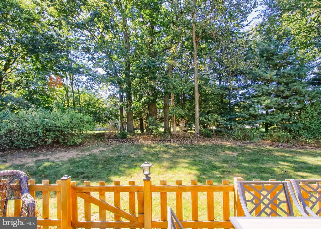 101 PIN OAK COURT