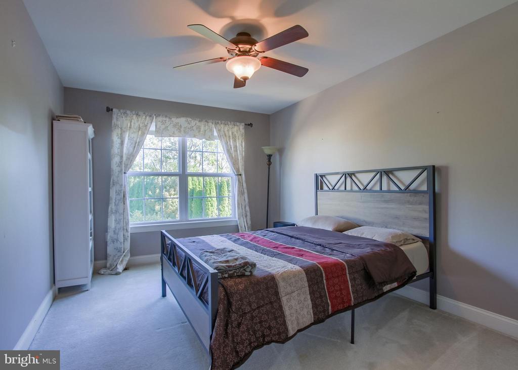 101 PIN OAK COURT