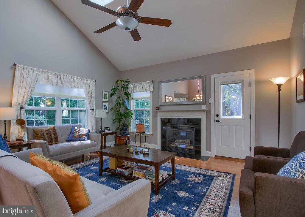 101 PIN OAK COURT