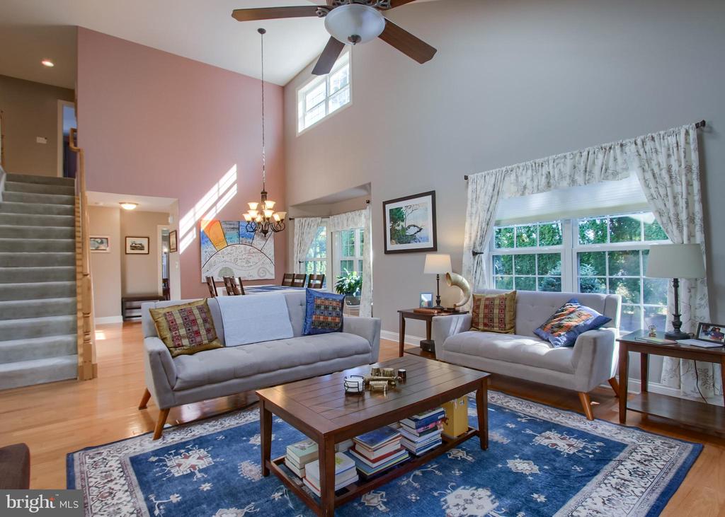 101 PIN OAK COURT