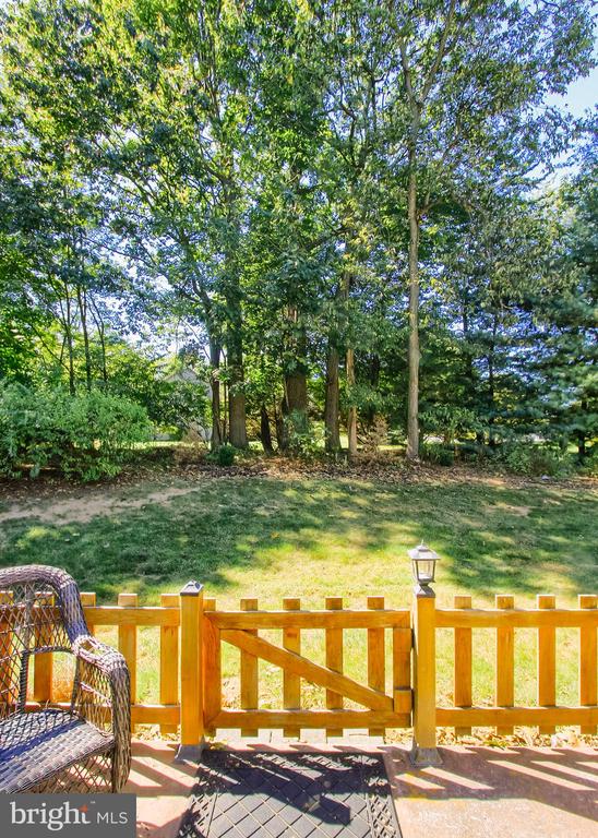 101 PIN OAK COURT