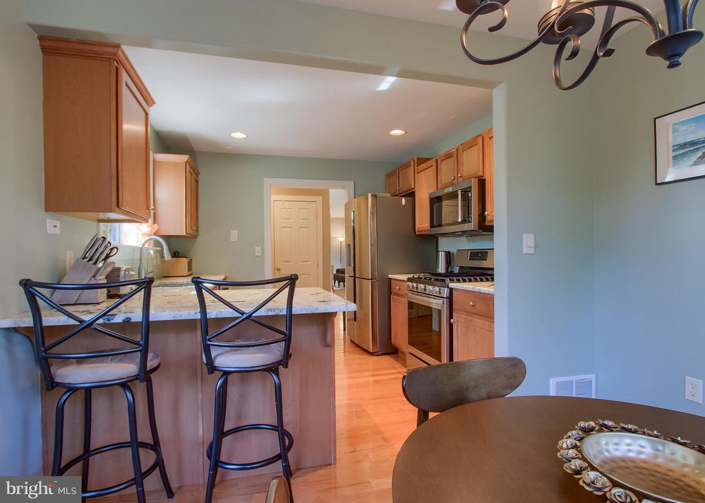 101 PIN OAK COURT