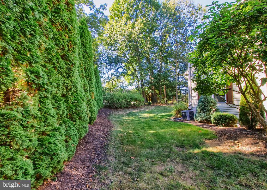 101 PIN OAK COURT