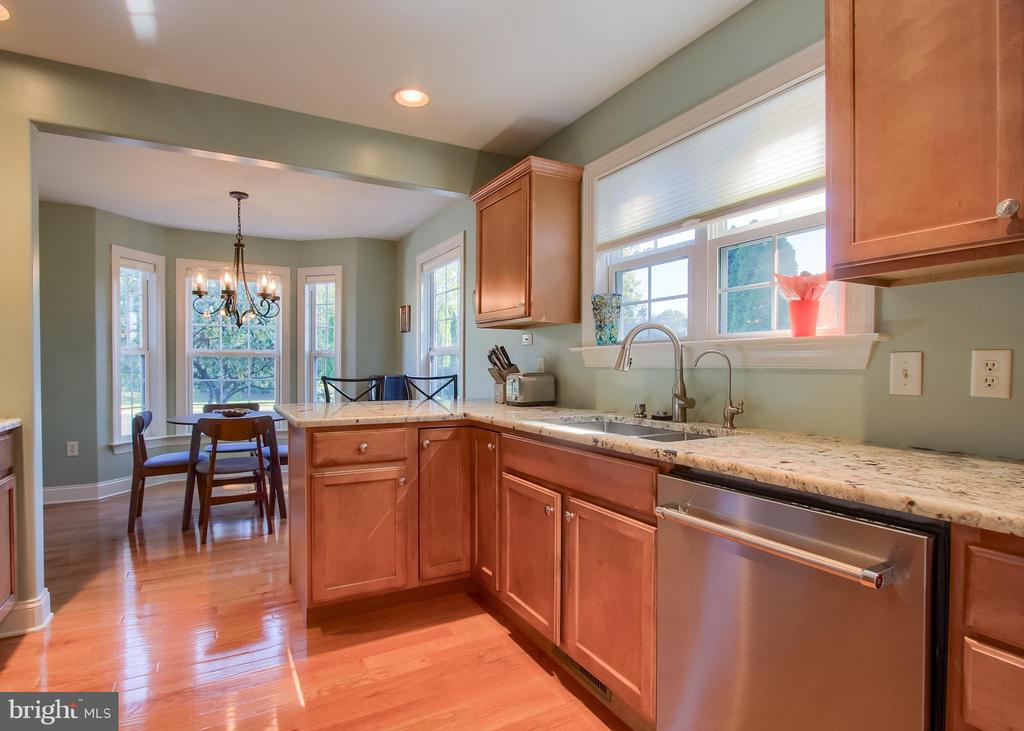 101 PIN OAK COURT