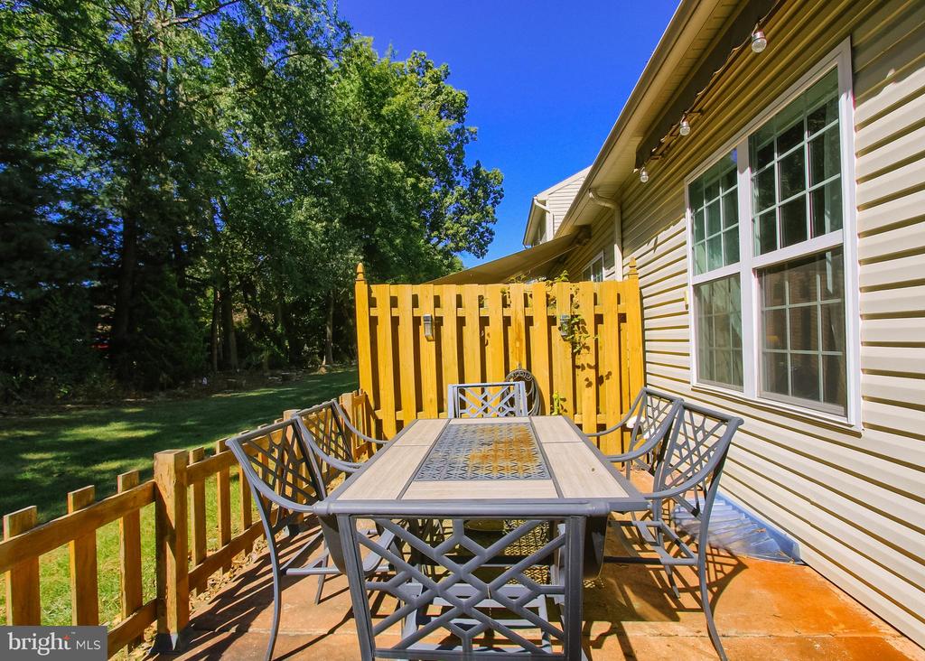 101 PIN OAK COURT