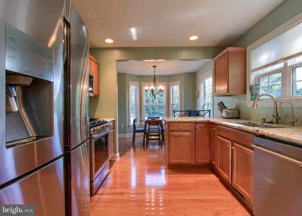 101 PIN OAK COURT