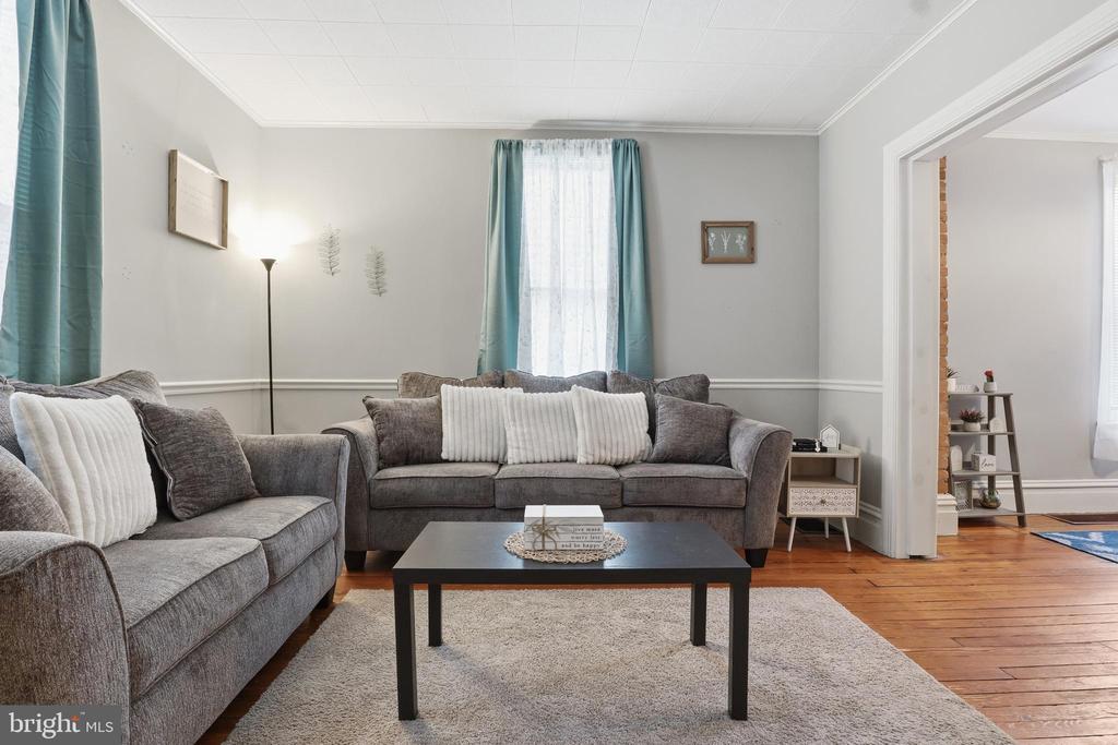 327 4TH STREET