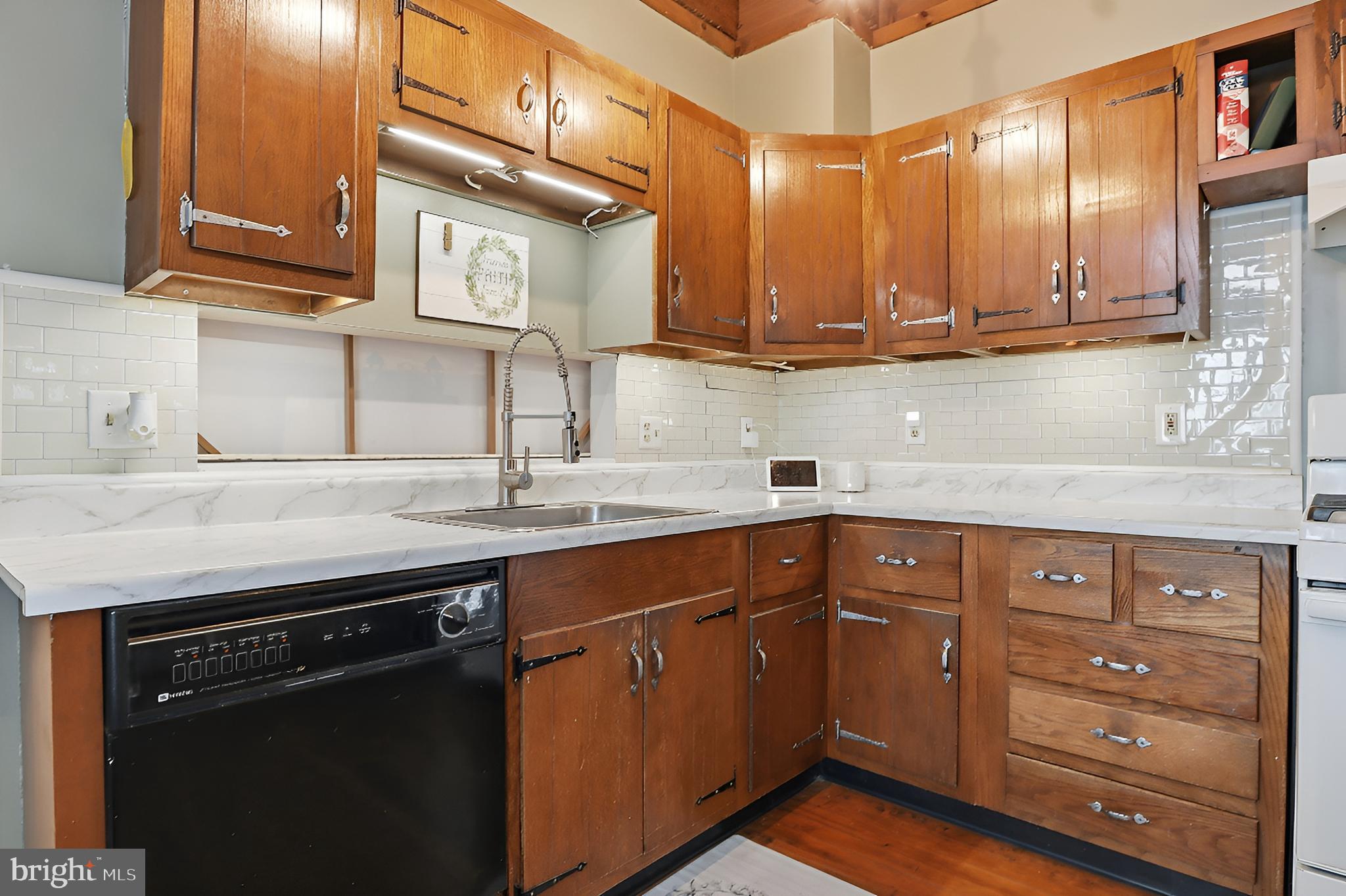 327 4TH STREET