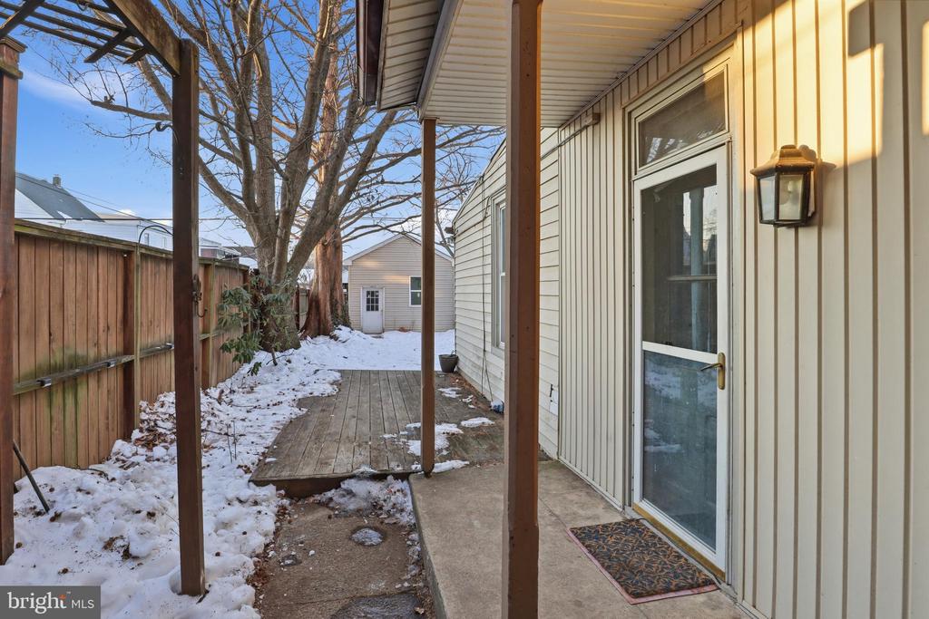 327 4TH STREET