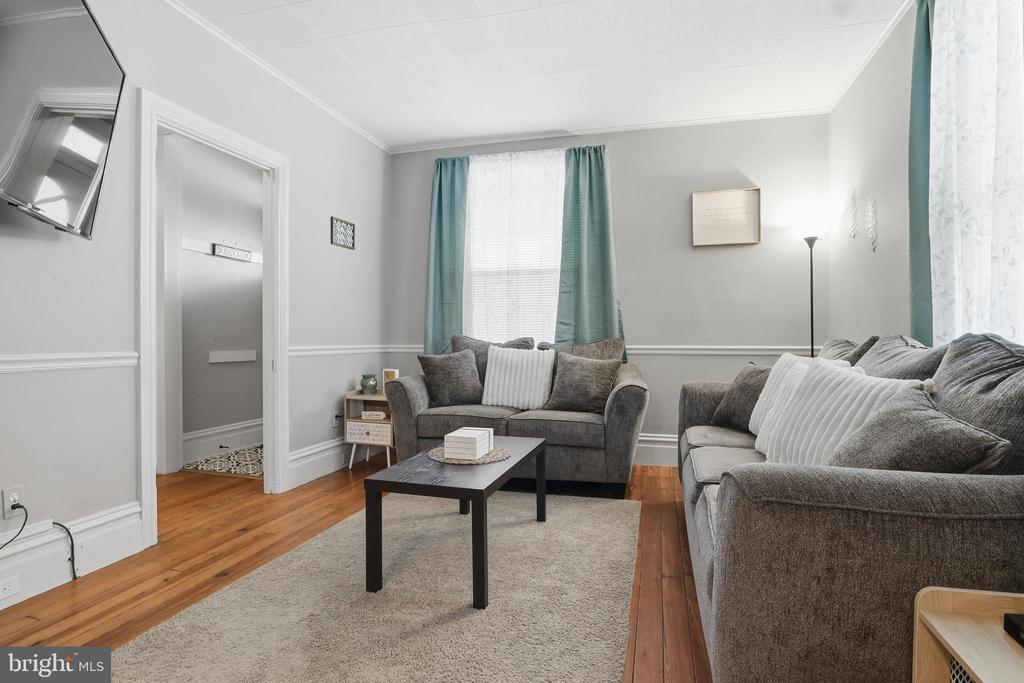 327 4TH STREET